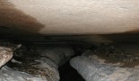 Zarovnaný strop a podlahový meandrovitý kanál v jaskyni Seiryu-kutsu, Japonsko. Foto: P. Bella